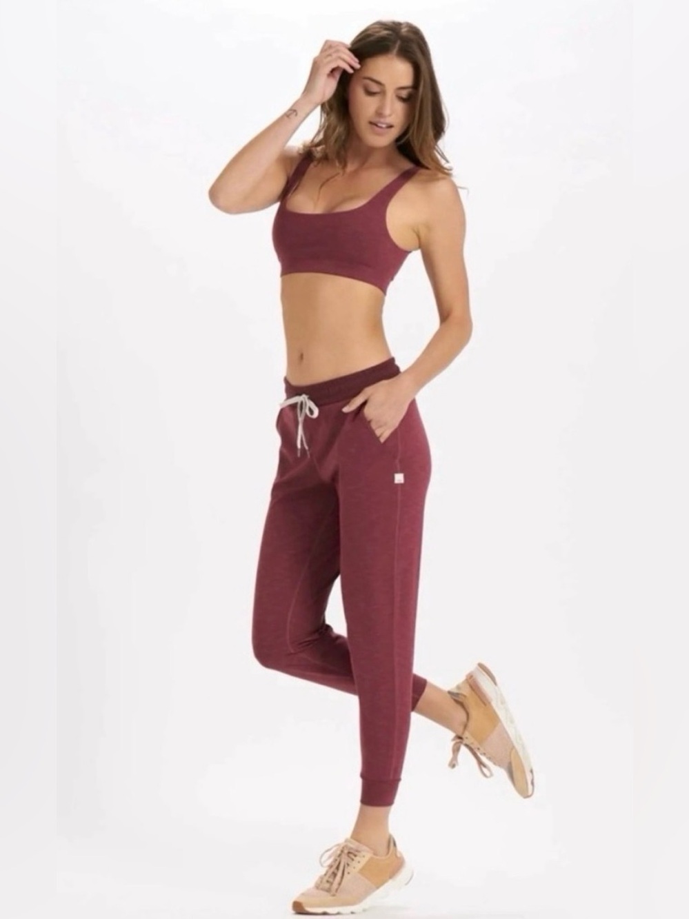 Vuori Women’s Jogger Pants & Top